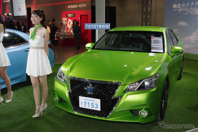 空色・若草色のクラウン誕生60周年記念車(東京オートサロン15)