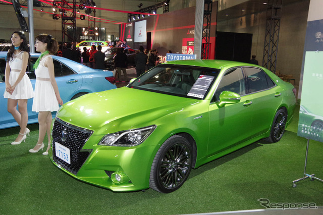 空色・若草色のクラウン誕生60周年記念車(東京オートサロン15)