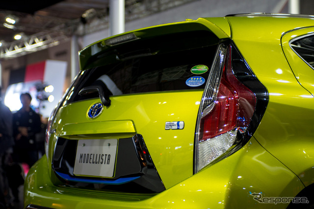 トヨタ アクア X-URBAN モデリスタ(東京オートサロン15)