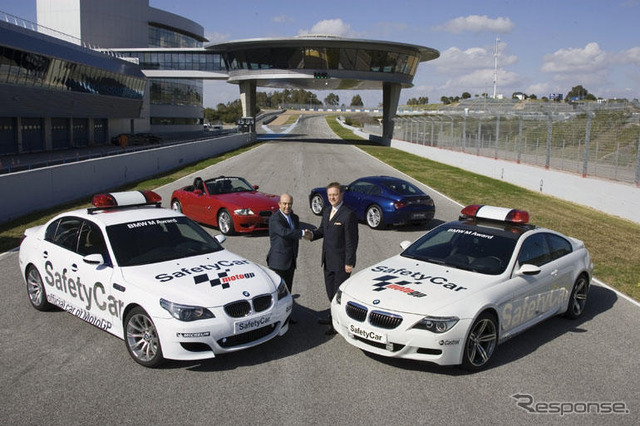 BMW、モトGPの最速ライダーに Z4 を贈呈