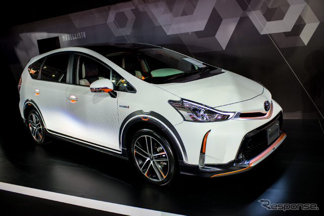 トヨタ プリウスα CYBER CROSS CONCEPT モデリスタ(東京オートサロン15)