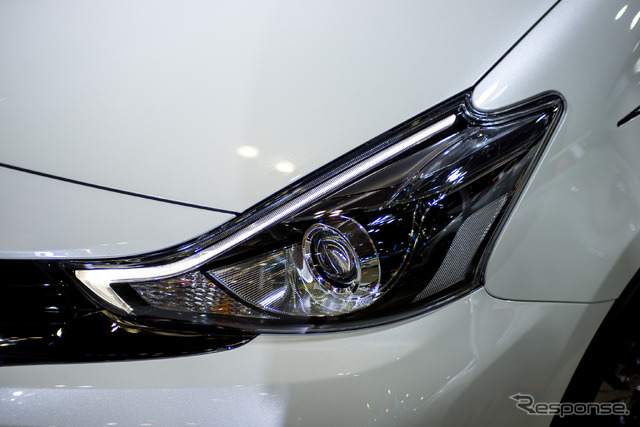 トヨタ プリウスα S ツーリングセレクション G's(東京オートサロン15)