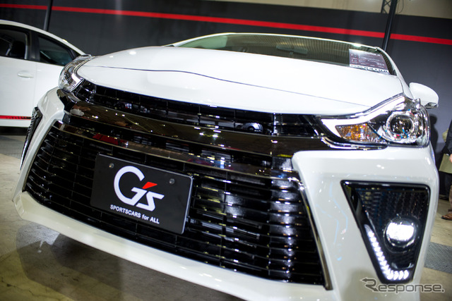 トヨタ プリウスα S ツーリングセレクション G's(東京オートサロン15)