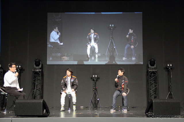 スーパーフォーミュラ トークショーの様子(東京オートサロン15)