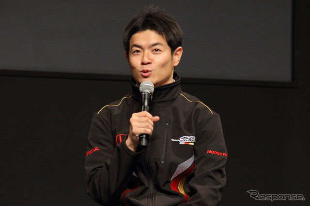 スーパーフォーミュラ トークショーの様子(東京オートサロン15)