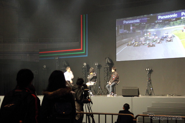 スーパーフォーミュラ トークショーの様子(東京オートサロン15)