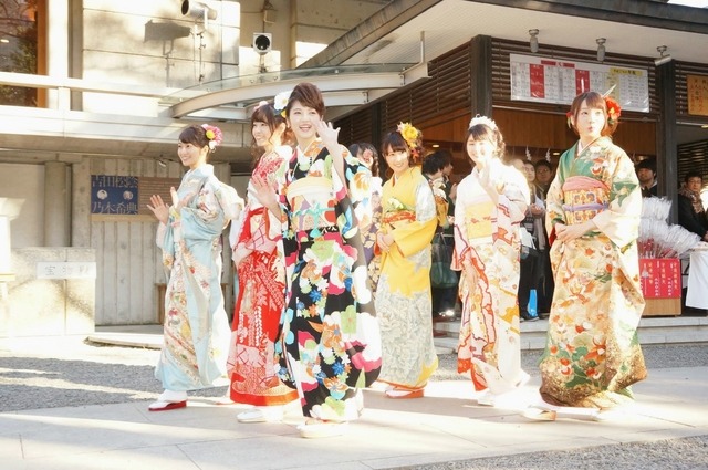 乃木坂46メンバー7人が成人式!20歳の抱負「色気がほしい」