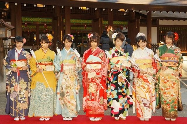 乃木坂46メンバー7人が成人式!20歳の抱負「色気がほしい」