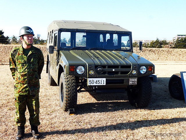 2015年1月11日、千葉県船橋市・習志野駐屯地陸上自衛隊「降下訓練始め」