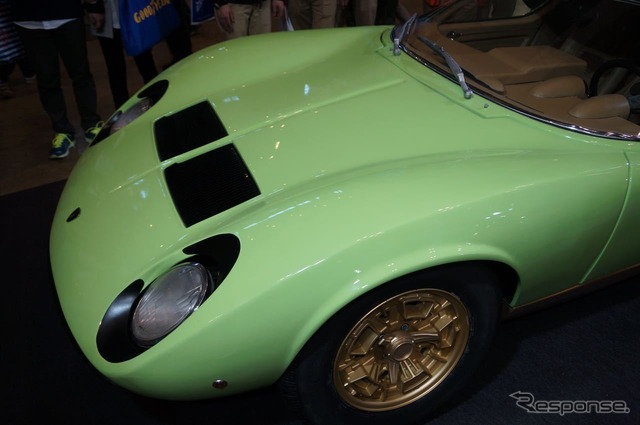 ロードスターが ランボルギーニ ミウラ に変身(東京オートサロン15)