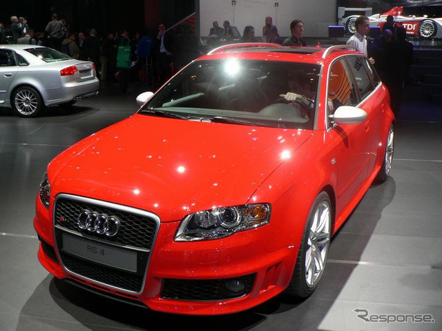【ジュネーブモーターショー06】アウディ RS4 アバント …速い 美しい 機能的