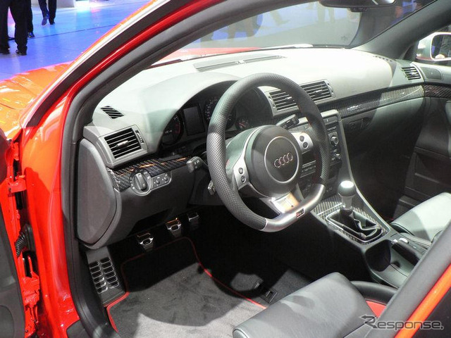 【ジュネーブモーターショー06】アウディ RS4 アバント …速い 美しい 機能的