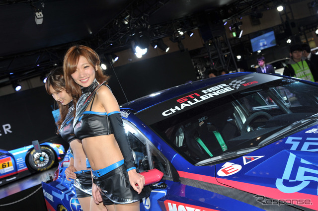 スバルブース コンパニオン(東京オートサロン15)