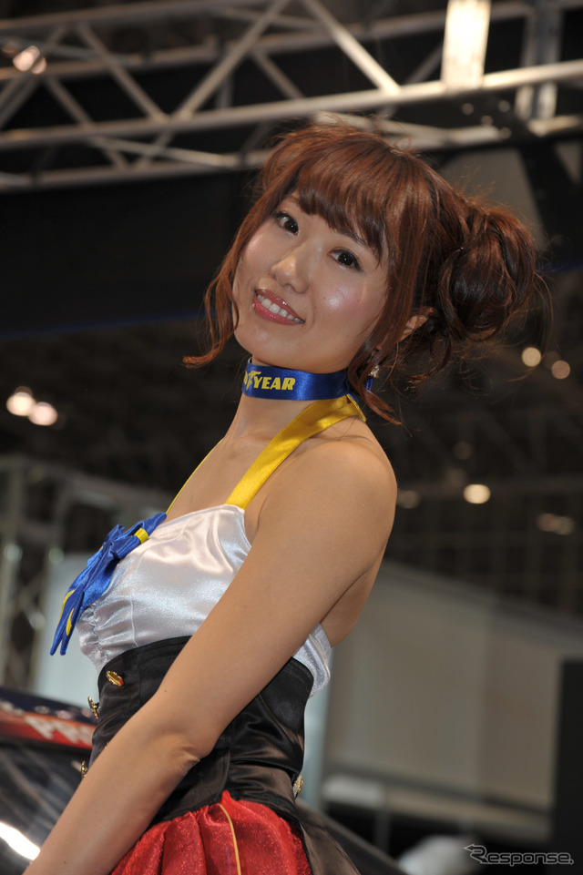 日本グッドイヤーブース コンパニオン(東京オートサロン2015)
