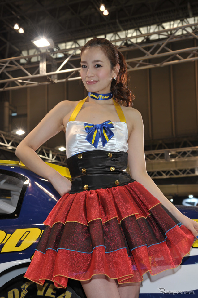 日本グッドイヤーブース コンパニオン(東京オートサロン2015)