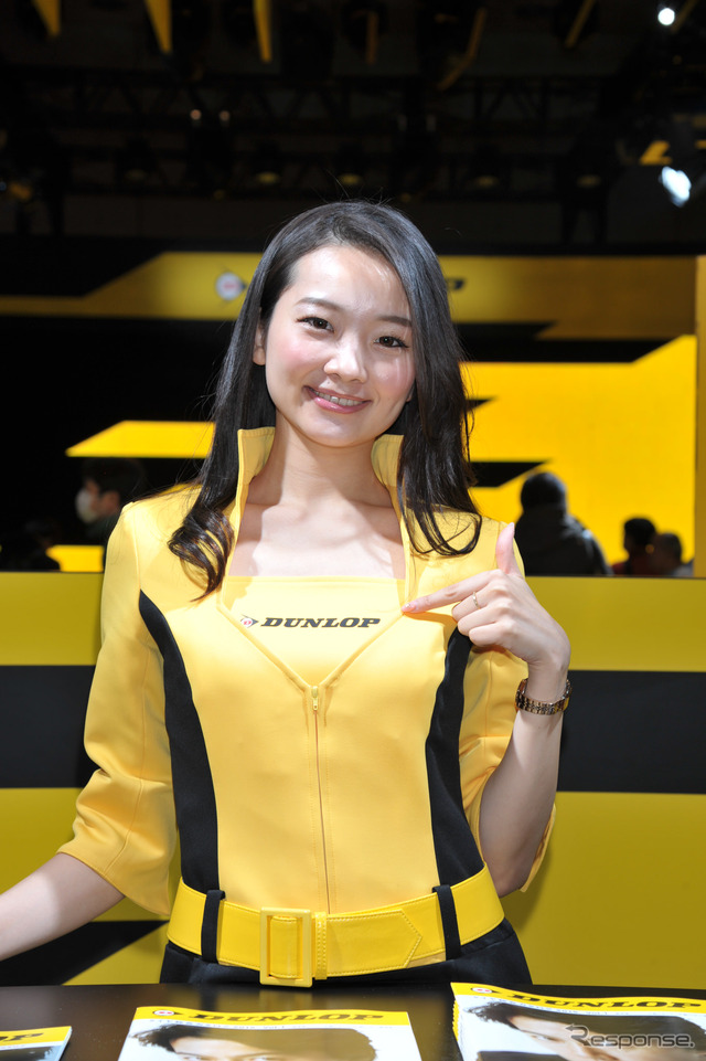 ダンロップブース コンパニオン(東京オートサロン2015)