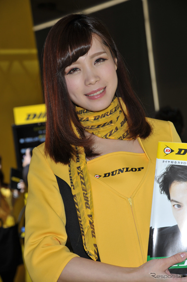 ダンロップブース コンパニオン(東京オートサロン2015)