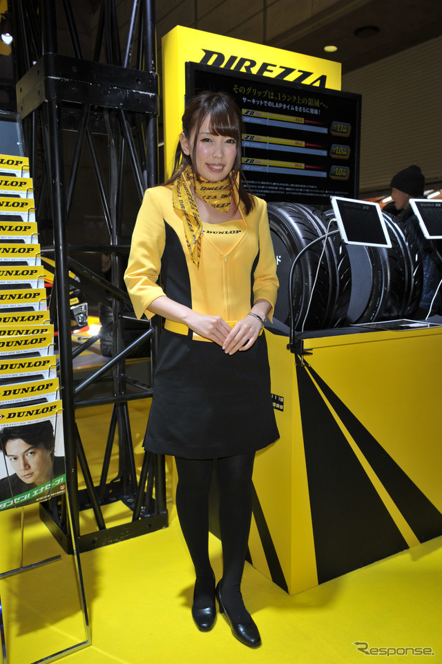 ダンロップブース コンパニオン(東京オートサロン2015)