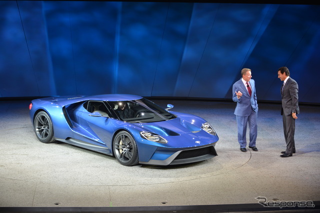 新型 フォード GT(デトロイトモーターショー15)