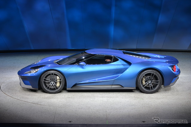 新型 フォード GT(デトロイトモーターショー15)
