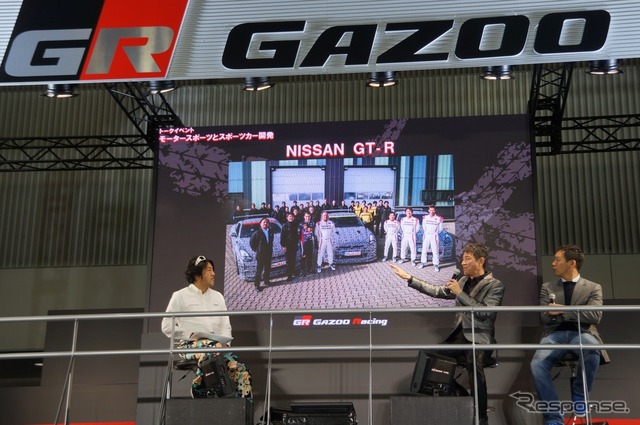 東京オートサロンのトヨタブースに日産『GT-R』の開発責任者である田村宏志氏がサプライズ出演