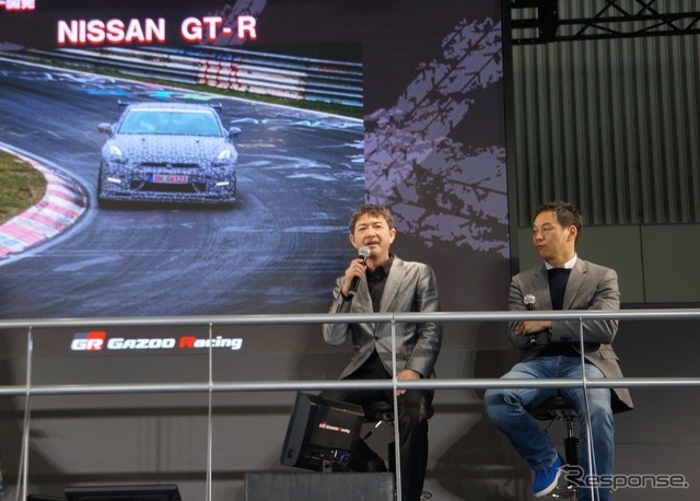 東京オートサロンのトヨタブースに日産『GT-R』の開発責任者である田村宏志氏がサプライズ出演