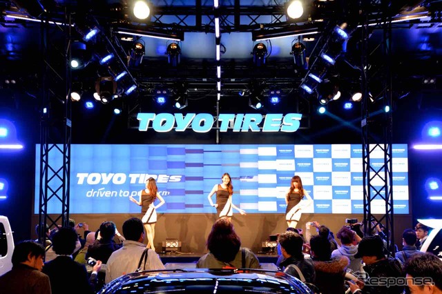 TOYOタイヤブース(東京オートサロン15)