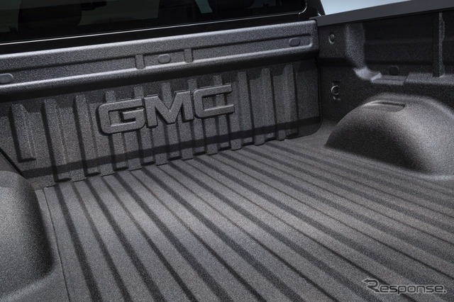 GMC キャニオン の ナイトフォールエディション