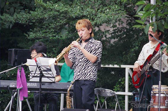 人気アーティストの競演…メガウェブの春休み