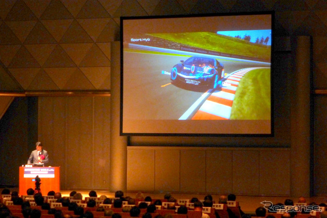 1月14日、東京ビッグサイトにて開催されたオートモーティブワールド2015基調講演。講演タイトルは「未来のモビリティ社会と“Waku Waku”する新価値創造」
