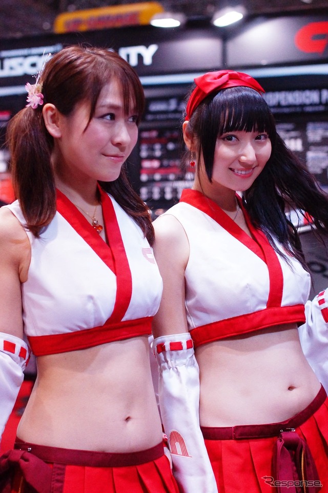 クスコブース コンパニオン(東京オートサロン2015)