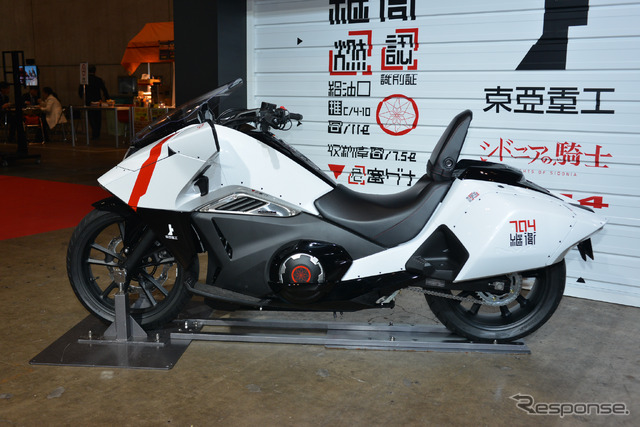 マンガ「シドニアの騎士」とコラボしたホンダ NM4-02(東京オートサロン15)