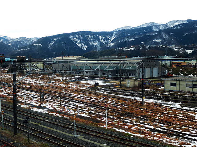 敦賀駅から北陸新幹線予定地を眺める