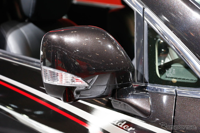 エルグランド・ライダー・ハイパフォーマンス・スペック・ブラックライン(東京オートサロン15)
