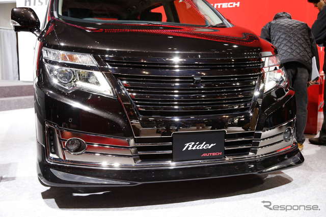 エルグランド・ライダー・ハイパフォーマンス・スペック・ブラックライン(東京オートサロン15)