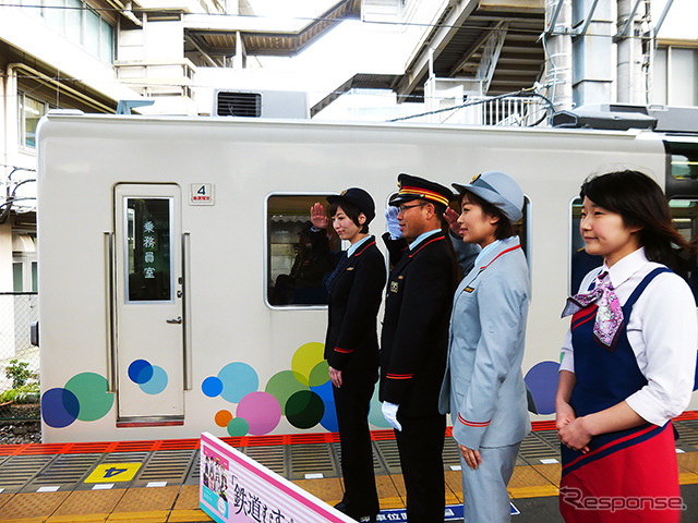 東武野田線で毎週土曜日に片道1回だけ運転される特急（スカイツリートレイン、6050系634型）　（鉄道むすめスカイツリートレイン出発式、2015年1月17日、東武鉄道大宮駅）