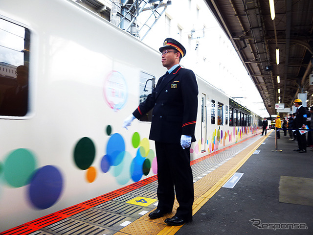 東武野田線で毎週土曜日に片道1回だけ運転される特急（スカイツリートレイン、6050系634型）　（鉄道むすめスカイツリートレイン出発式、2015年1月17日、東武鉄道大宮駅）