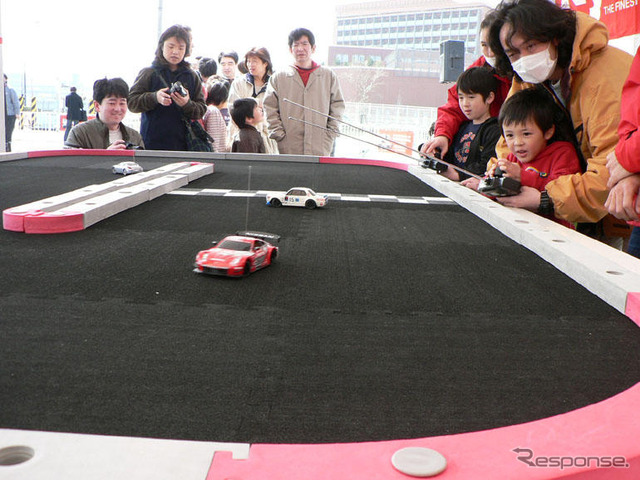 横浜赤レンガ倉庫で、Potential for Your Driving …日産