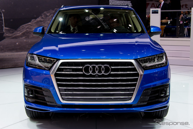 アウディ 新型Q7(デトロイトモーターショー15)