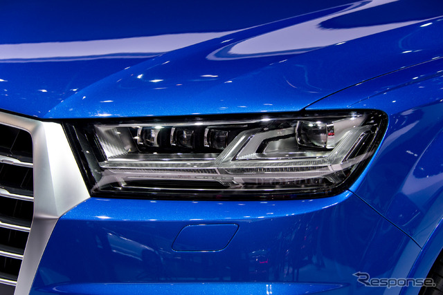 アウディ 新型Q7(デトロイトモーターショー15)