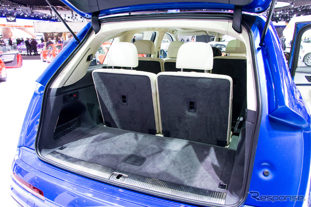 アウディ 新型Q7(デトロイトモーターショー15)