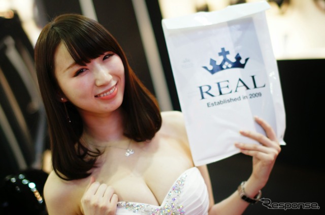 REALブース コンパニオン(東京オートサロン2015)
