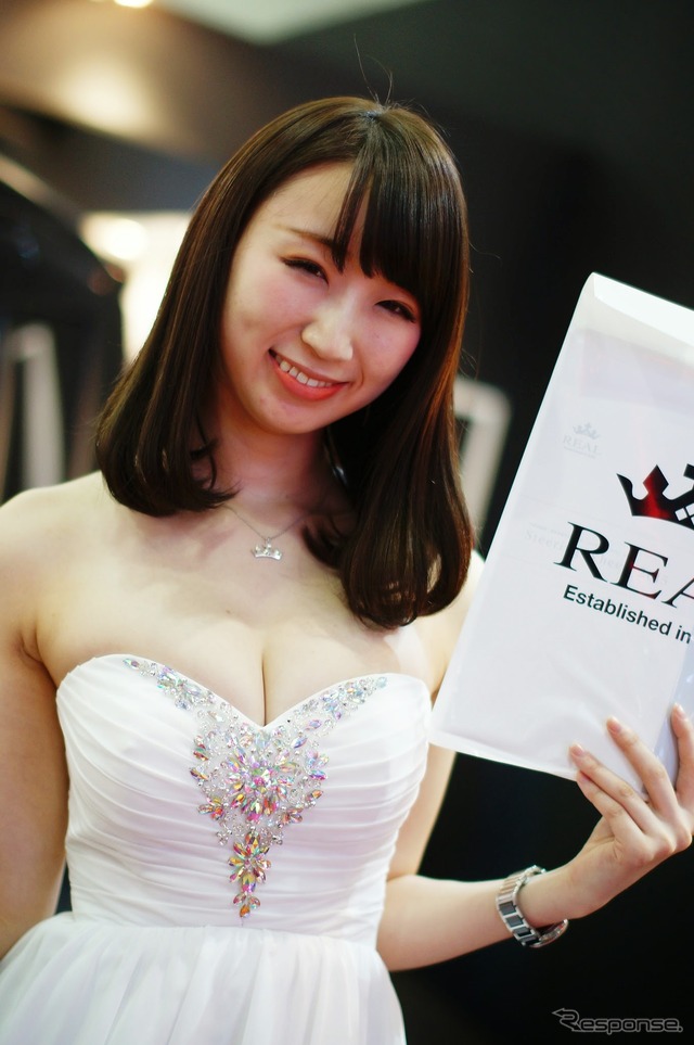 REALブース コンパニオン(東京オートサロン2015)