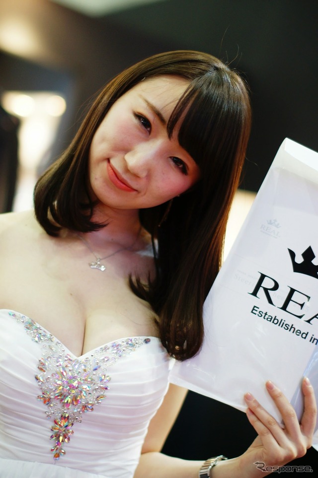 REALブース コンパニオン(東京オートサロン2015)
