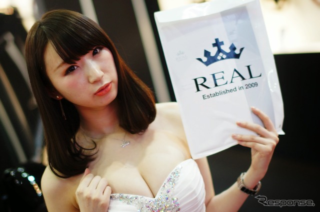 REALブース コンパニオン（東京オートサロン2015）