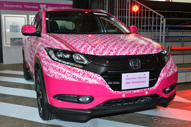 ホンダ Samantha Thavasa meets Honda “VEZEL”(東京オートサロン15)
