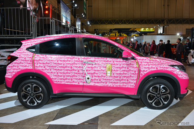 ホンダ Samantha Thavasa meets Honda “VEZEL”(東京オートサロン15)