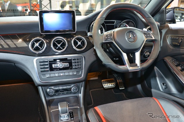 メルセデスベンツ GLA45 AMG(東京オートサロン2015)