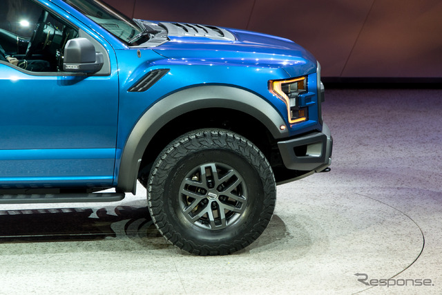 フォード F150 ラプター(デトロイトモーターショー15)