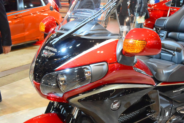 ホンダ ゴールドウイングSE(東京オートサロン15)